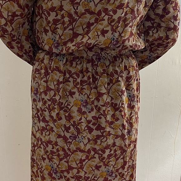 Pure silk women’s dress comes with belt - Picture 3 of 3